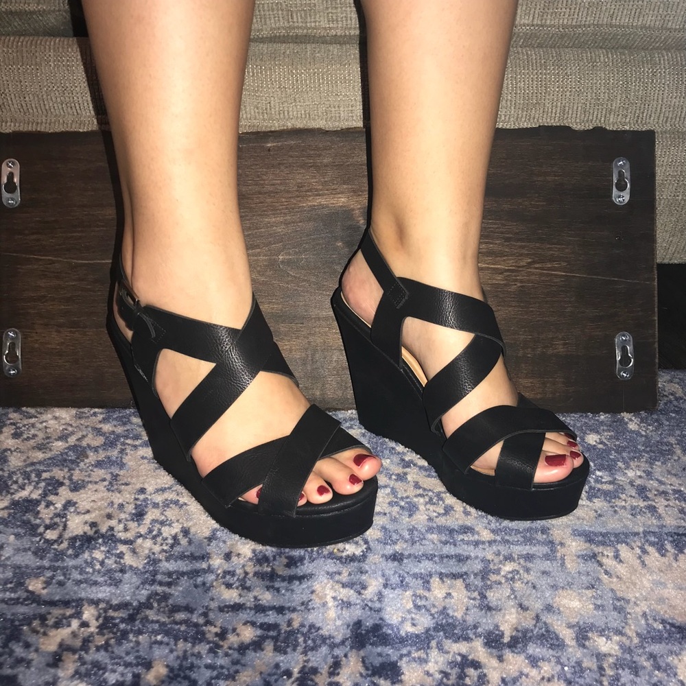 Chinese Laundry Black Striped Wedges
